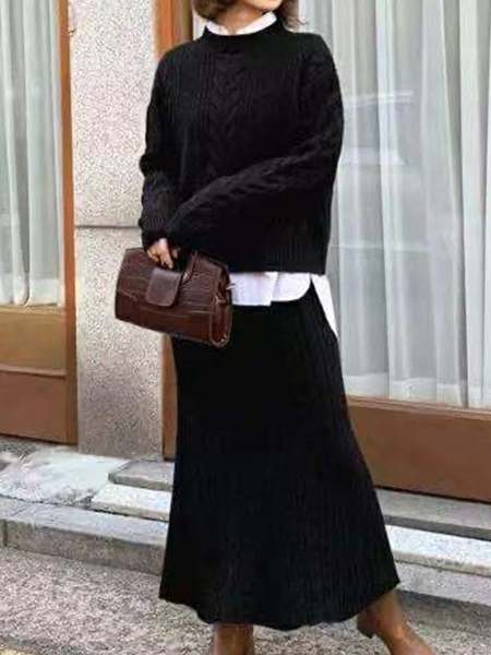 ブラック/ニットセーター+ブラック/スカート