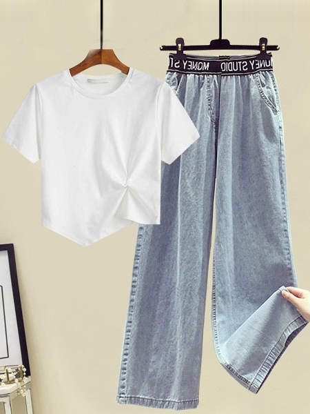 ホワイト/Tシャツ＋ブルー/パンツ