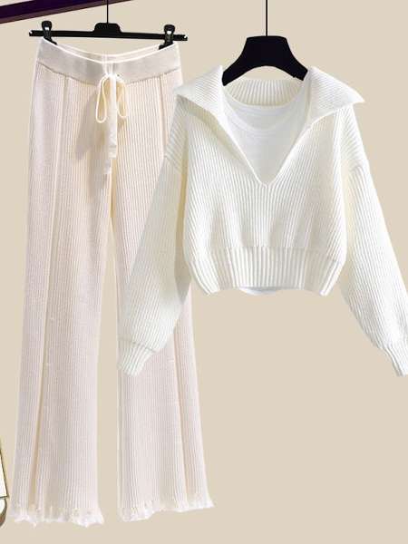 ホワイト/セーター+ホワイト/パンツ