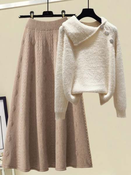 ホワイト/セーター+カーキ/スカート