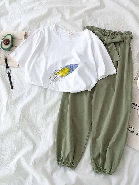ホワイト/Tシャツ＋グリーン/パンツ