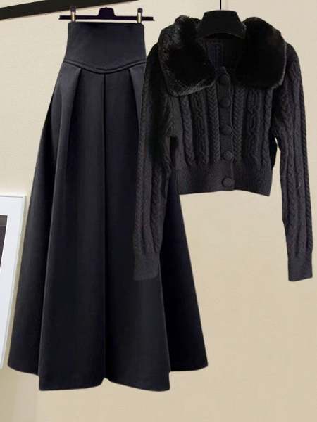ブラック/セーター+ブラック/スカート