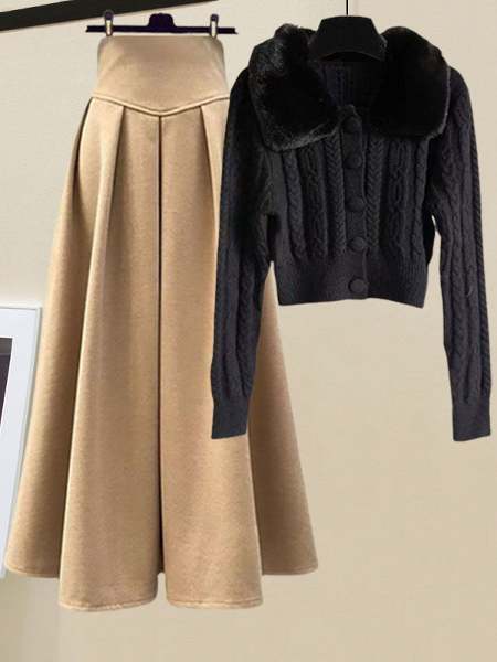ブラック/セーター+ベージュ/スカート